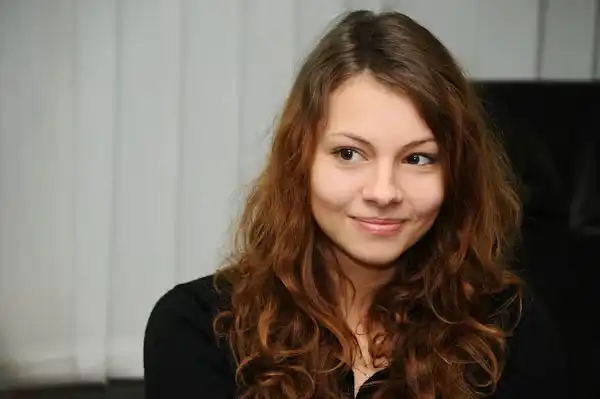 What Does It Mean When A Guy Calls You Beautiful? (Cute or Stunning)
